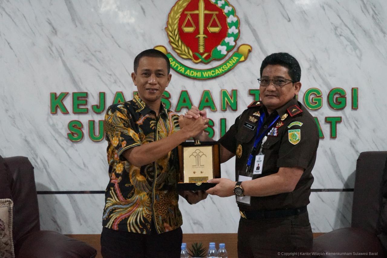 83b4f90b-ebf1-48af-8791-97d2b0056f27