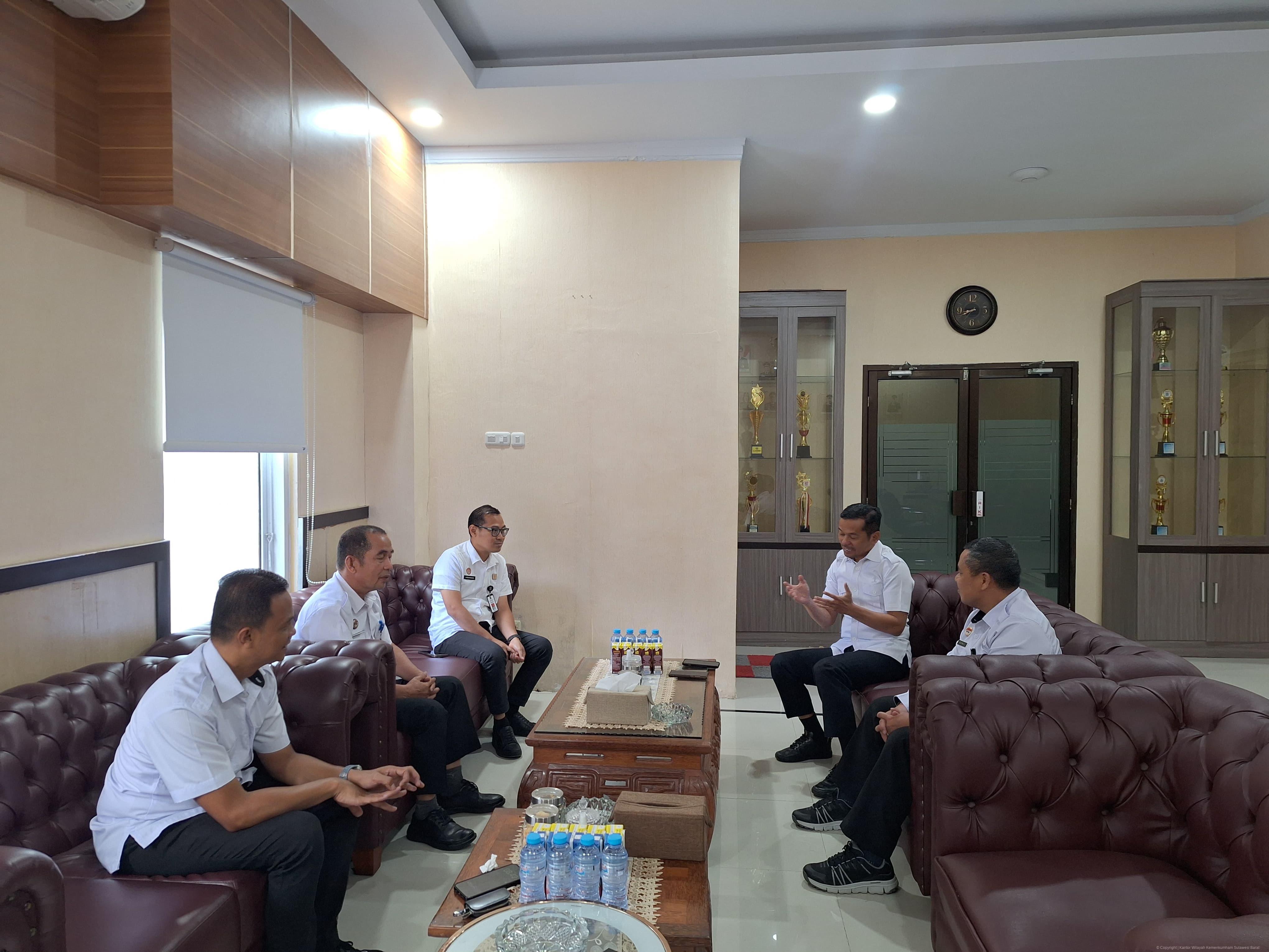 f531c451-fa11-48de-9da1-086c186e3f73